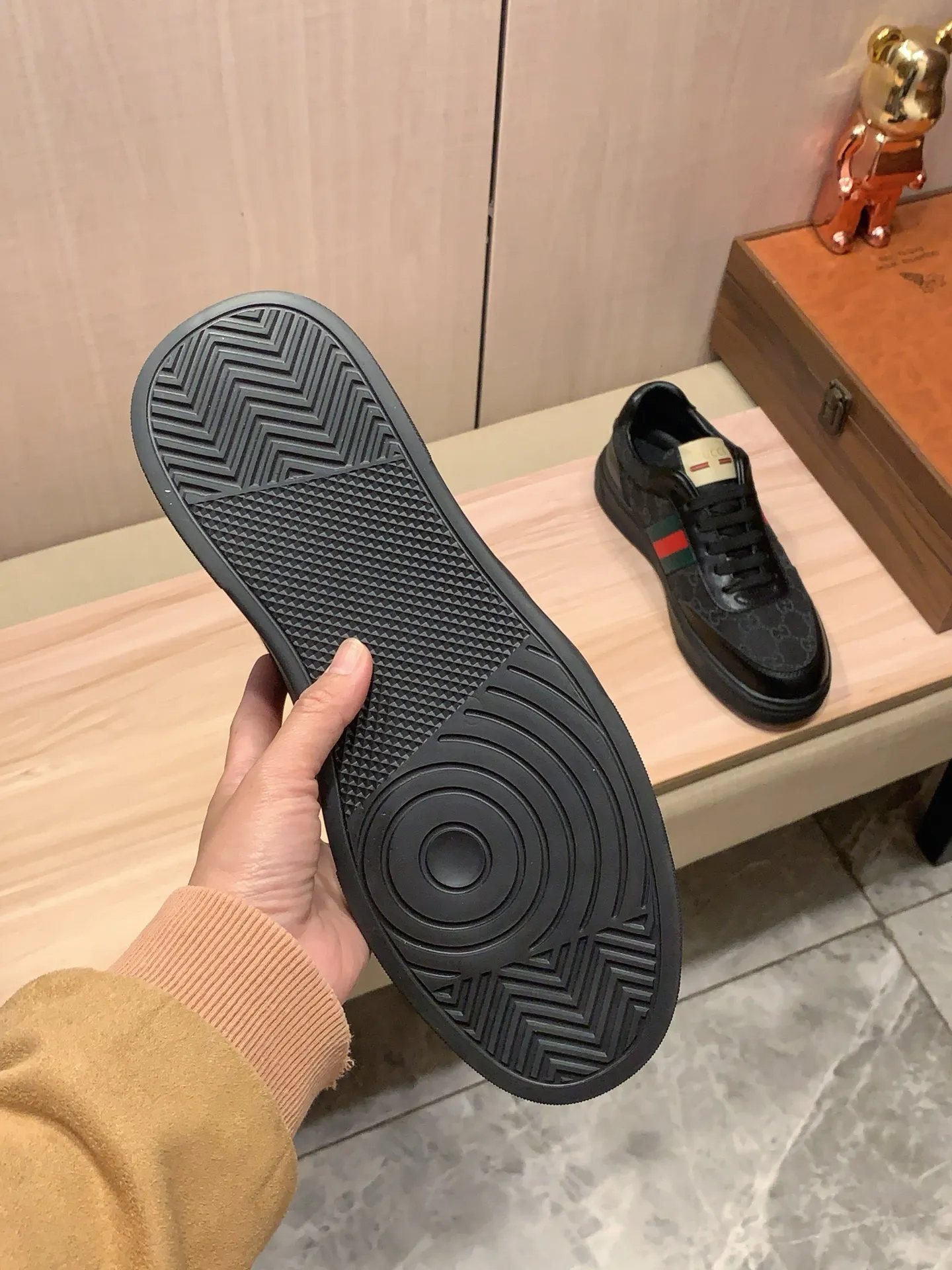 Men's Men's Shoes💰420💰💰🎩🎩[Lightning][Lightning] "Gucci*" The latest and most popular casual shoes, top brand [seduce] luxury ~ purchasing agency, top ~ quality. [Strong] The upper is made of imported breathable cowhide with material ➕ breathable sheepskin feet (•) and fine workmanship. The original stylish and stylish soft rubber wear-resistant and non-slip outsole is light and comfortable on the feet. The real thing looks better when photographed in person. 111: code: 38-44, 3️⃣ colors selected
